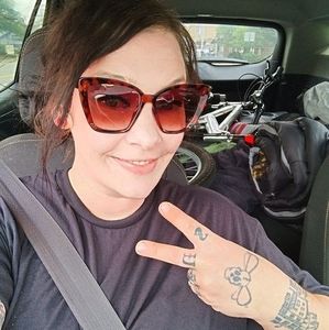 Meet your Posher, Dana